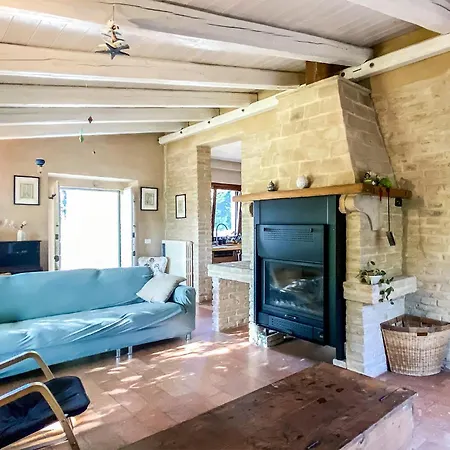 3 Bedroom Pet Friendly In Σπίτι διακοπών Mombaroccio