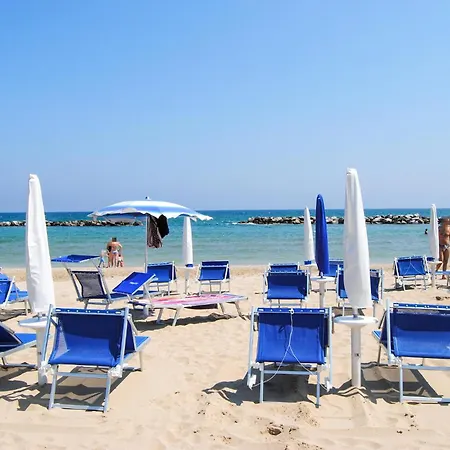 3 Bedroom Pet Friendly In * Mombaroccio