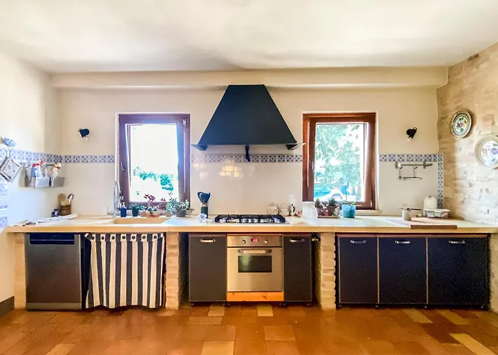 3 Bedroom Pet Friendly In Σπίτι διακοπών Mombaroccio