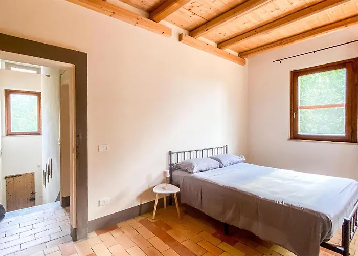 3 Bedroom Pet Friendly In Mombaroccio