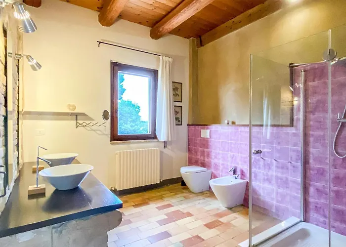 3 Bedroom Pet Friendly In Σπίτι διακοπών Mombaroccio